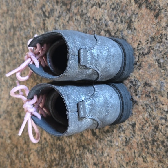 Oshkosh Boots - Size 11 - Picture 3 of 6
